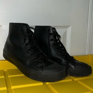 LIKE NEW!! Shoes for Crews nonslip shoes